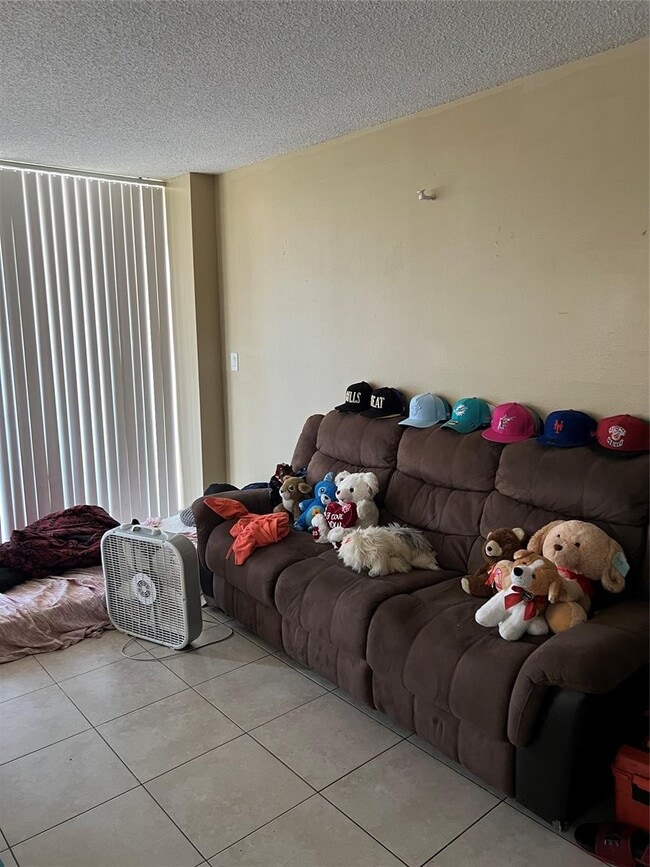 Foto del edificio - 4222 Inverrary Blvd