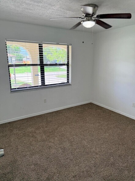 Foto del edificio - 508 NW Azalea Ave