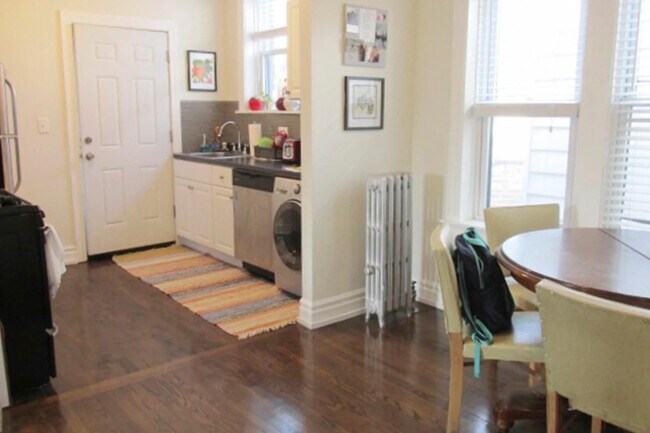 Foto del edificio - 2133 W Giddings St