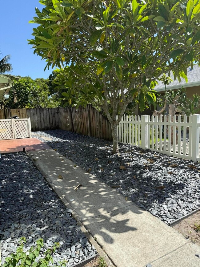 Building Photo - 4565 NW 3rd Dr