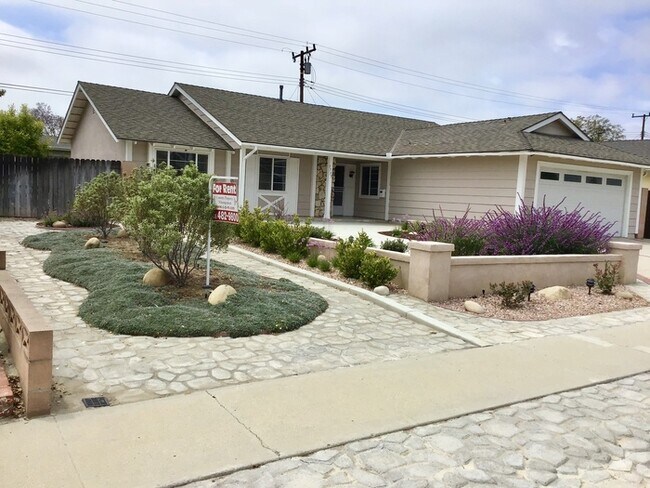 Foto del edificio - Single Level 3 Bedroom Bliss