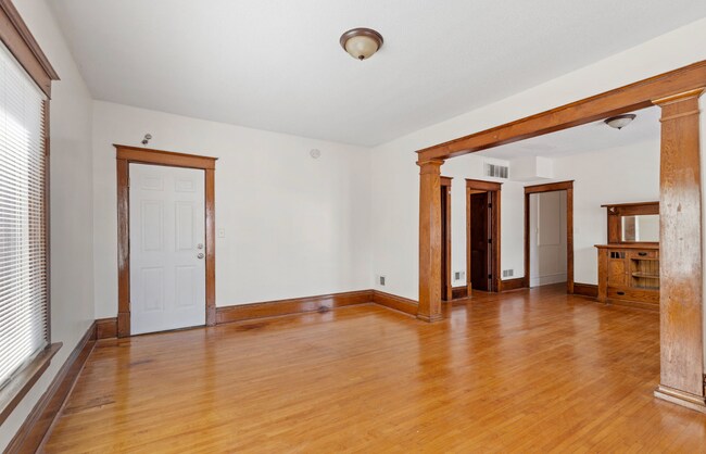 Foto del edificio - 3200 Bloomington Ave