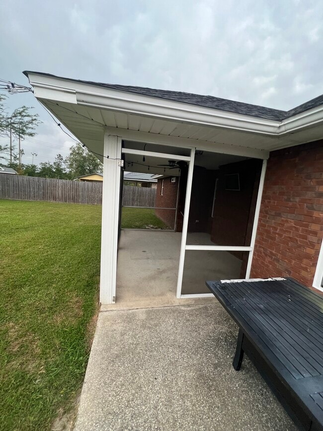 Building Photo - 3549 Brentwood Pl