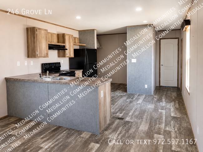 Building Photo - 246 Grove Ln