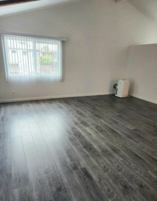 Foto del edificio - 12756 Matteson Ave