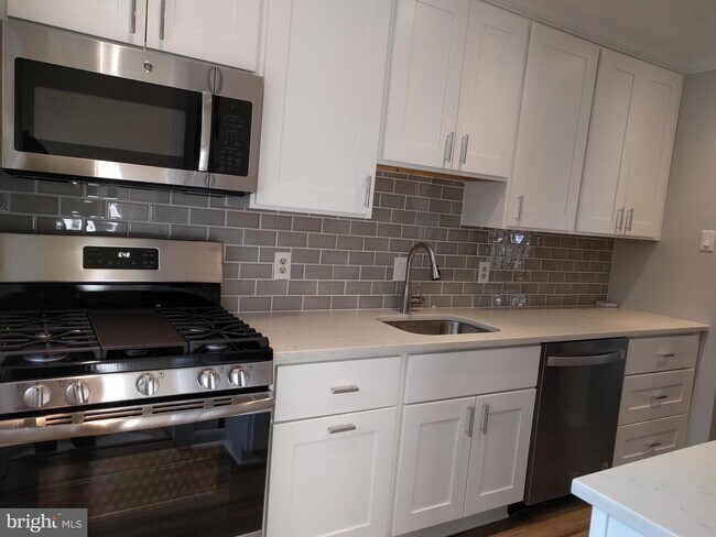 Foto del edificio - 3122 Homewood Pkwy