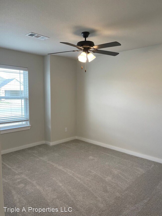 Foto del edificio - 3 br, 2 bath House - 430 Peach Avenue