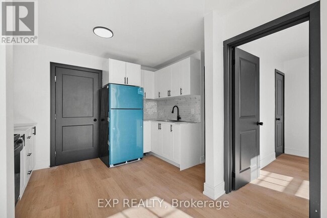 Building Photo - 90 Carden St