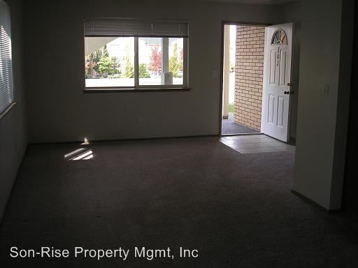 Building Photo - 3255 Racine St