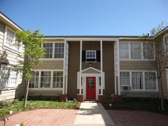 Primary Photo - 314 N Hollywood Way