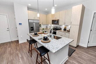 Building Photo - POINTE AT EAST SHORE APARTMENTS