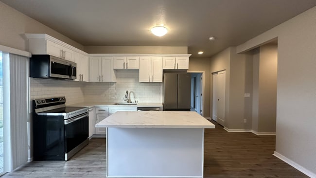 Building Photo - 12483 SE 301st Pl