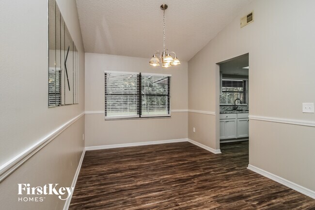 Foto del edificio - 836 Sylvia Dr