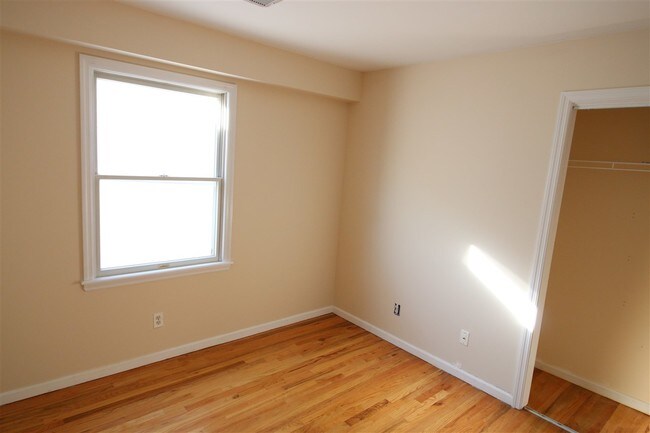 Building Photo - 253 Terrace Ave