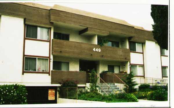 Foto del edificio - 449 Oak St