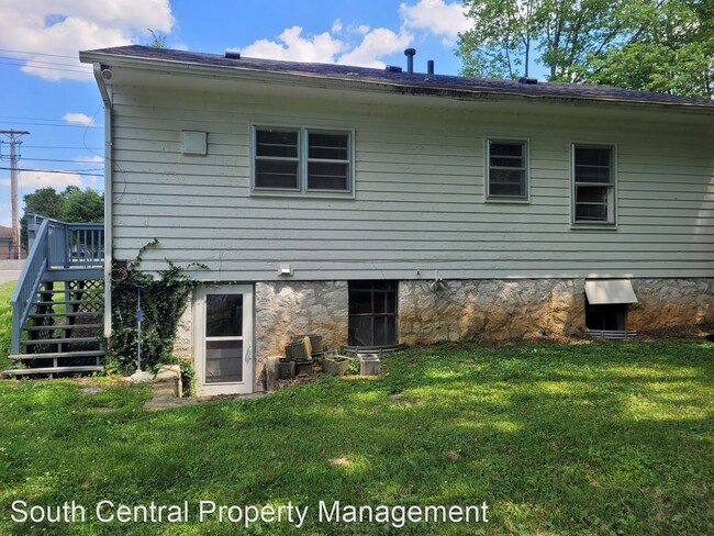 Building Photo - 2 br, 1 bath House - 2237 Smallhouse Road