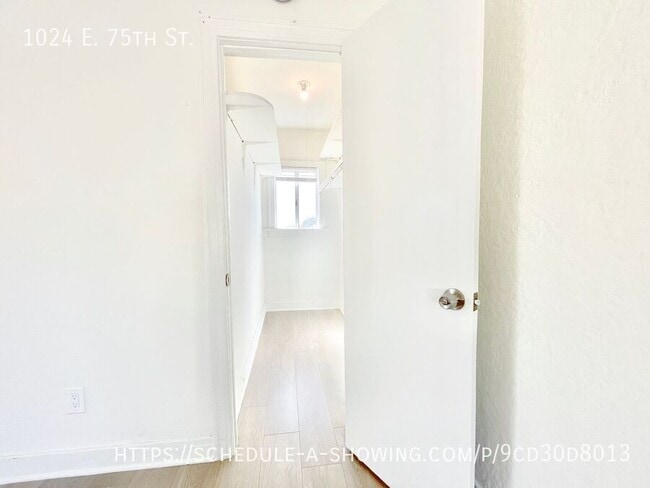Building Photo - 1024 E 75th St
