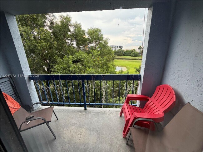 Foto del edificio - 9460 Fontainebleau Blvd