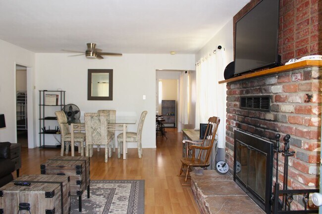 Foto del edificio - 101 Acorn Ave