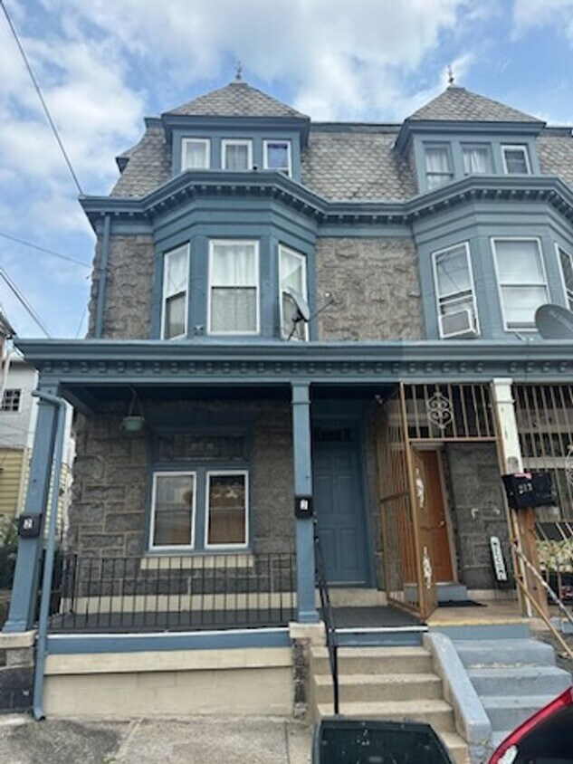 Primary Photo - 211 South 8th Street