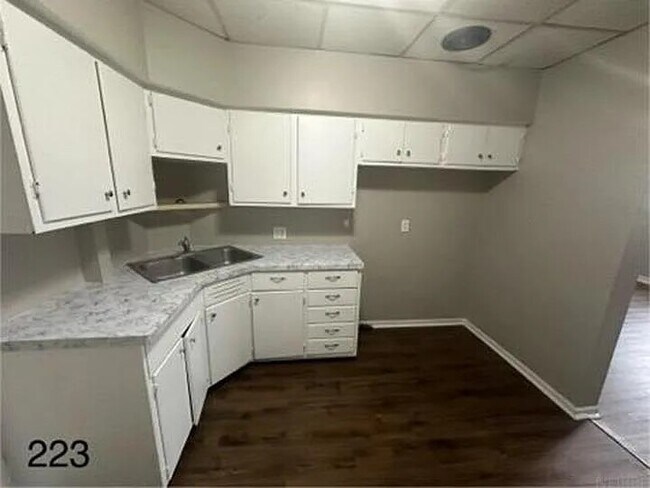 Foto del edificio - 227 Allen St