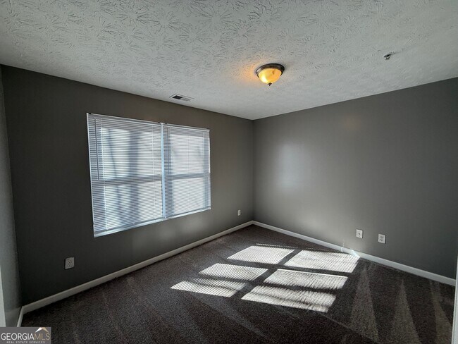 Building Photo - 13104 Fairington Ridge Cir