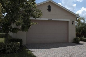Building Photo - 10298 SW Silverberry Ct