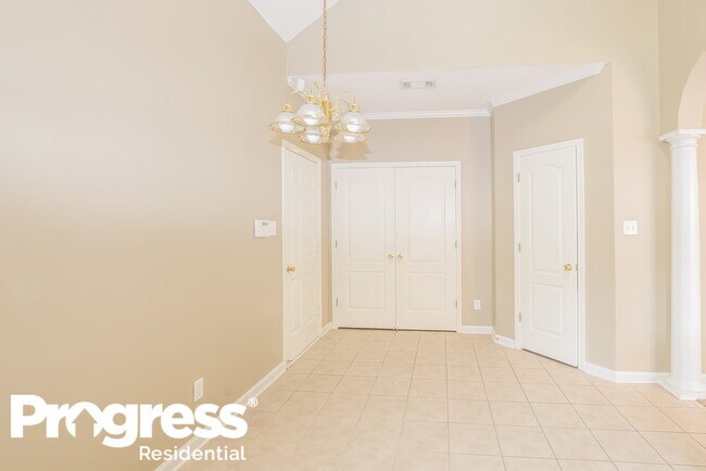 Building Photo - 8639 Valmont Cir