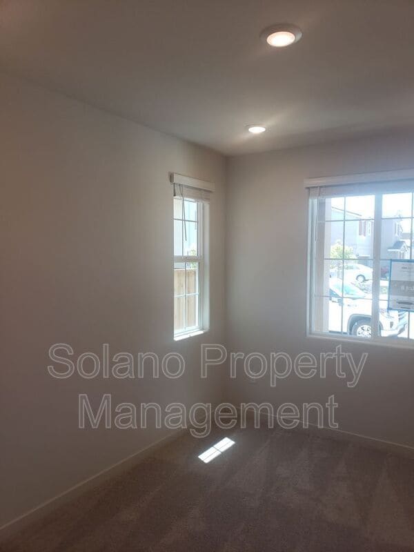 Foto del edificio - 2940 Sugar Pne St