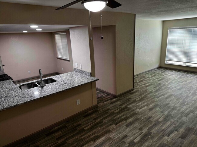Building Photo - 1500 Sylvan Dr