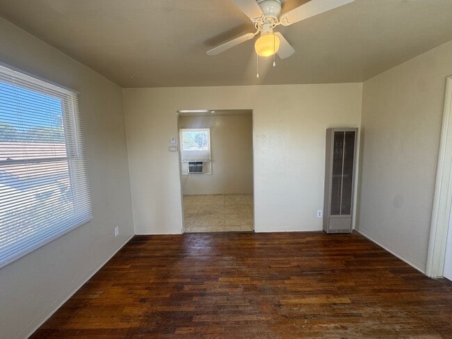 Building Photo - 407 Lincoln Ave