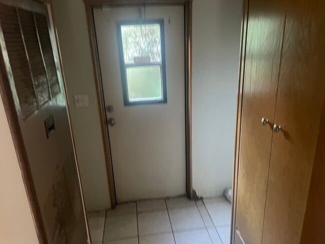 Building Photo - 17 Fleetwood Cir