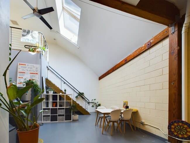 Photo - 926 Chester St Apartment