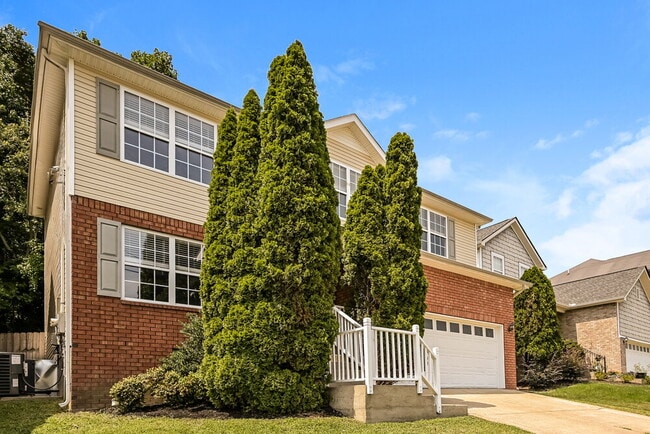 Building Photo - 412 Elegance Way