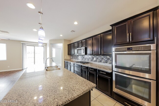 Foto del edificio - 7237 W Wood St