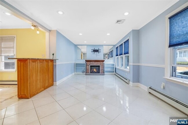 Foto del edificio - 25 Smith Ave