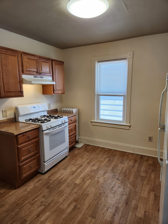 Kitchen - 3 Henshaw Ct