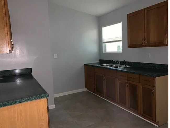 Foto del edificio - Coming soon 6/26/26- Well maintained 3 bedroom/1 bathroom in a lovely established neighborhood..