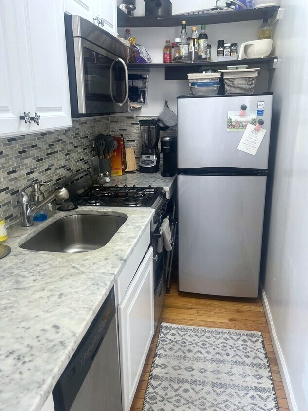 Primary Photo - 753 E 6th St