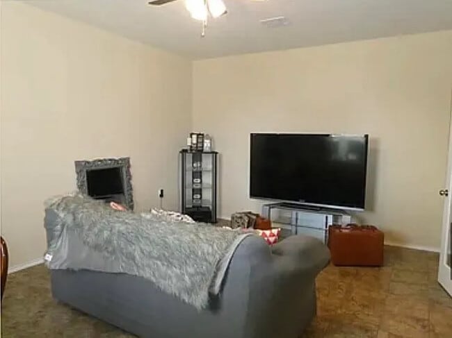 Building Photo - Room in Single Family Home on Longford Trail
