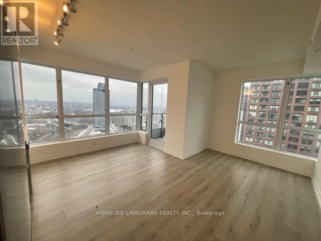 Photo du bâtiment - 395 Bloor St E