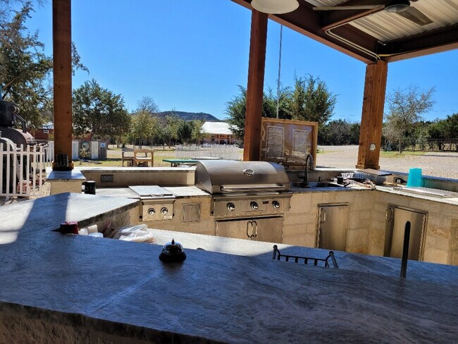 Foto del edificio - 299 Willow Springs Dr