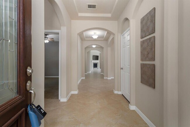 Foto del edificio - 28318 Rollingwood N Loop