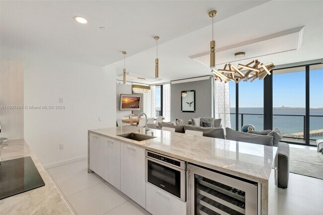 Foto del edificio - 501 NE 31st St