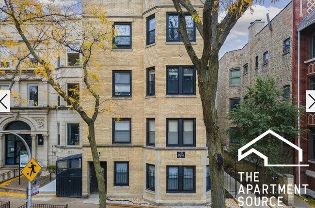 Photo - 648.5 W Roscoe St Apartment