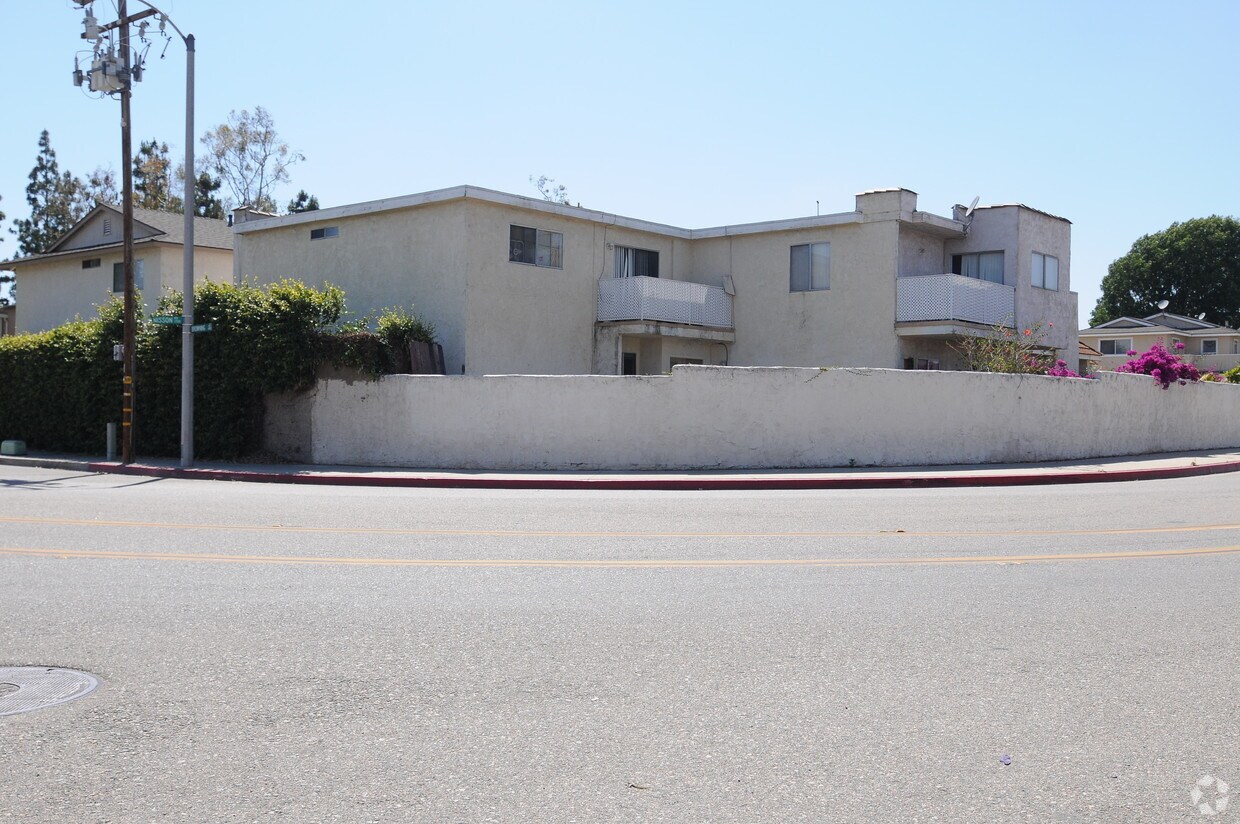 Foto del edificio - 14032 Pinebrook Dr