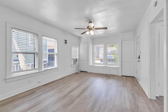 Foto del edificio - 1133 W Clay St