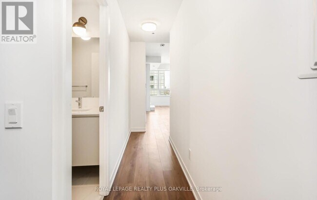 Photo du bâtiment - 405 Dundas St W