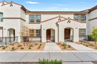 Building Photo - 913 Rosy Starling St