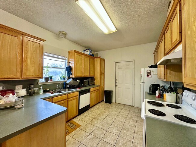 Foto del edificio - 1318 James Ave